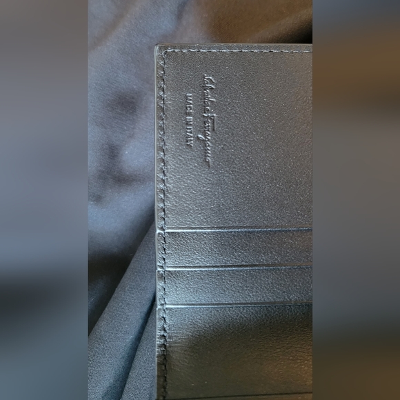 FERRAGAMO-Black Gancini Card Holder - Picture 6 of 9